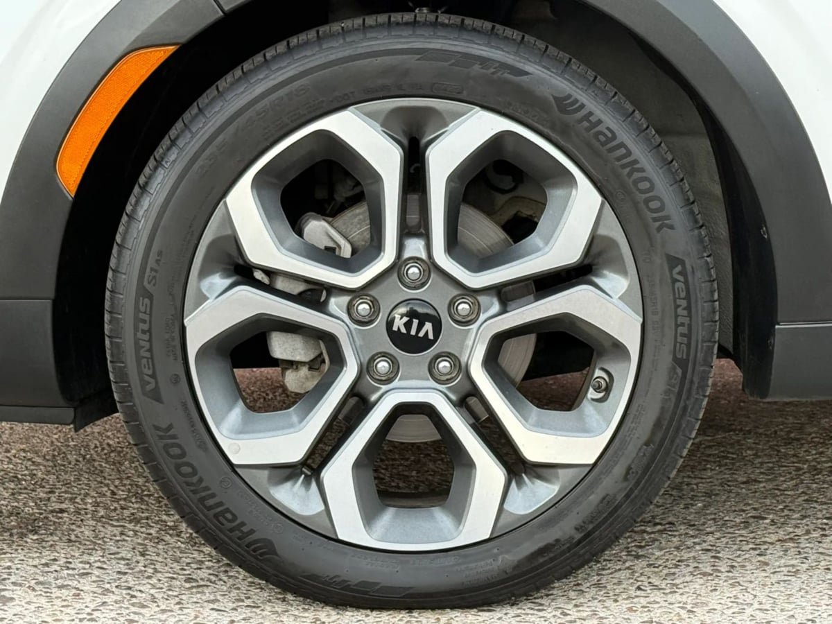 Used 2020 Kia Soul X-Line FWD image 28