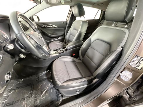 Used 2019 INFINITI QX30 Premium w/ Navigation Package image 21