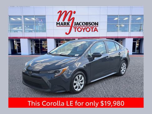 Used 2024 Toyota Corolla LE image 1