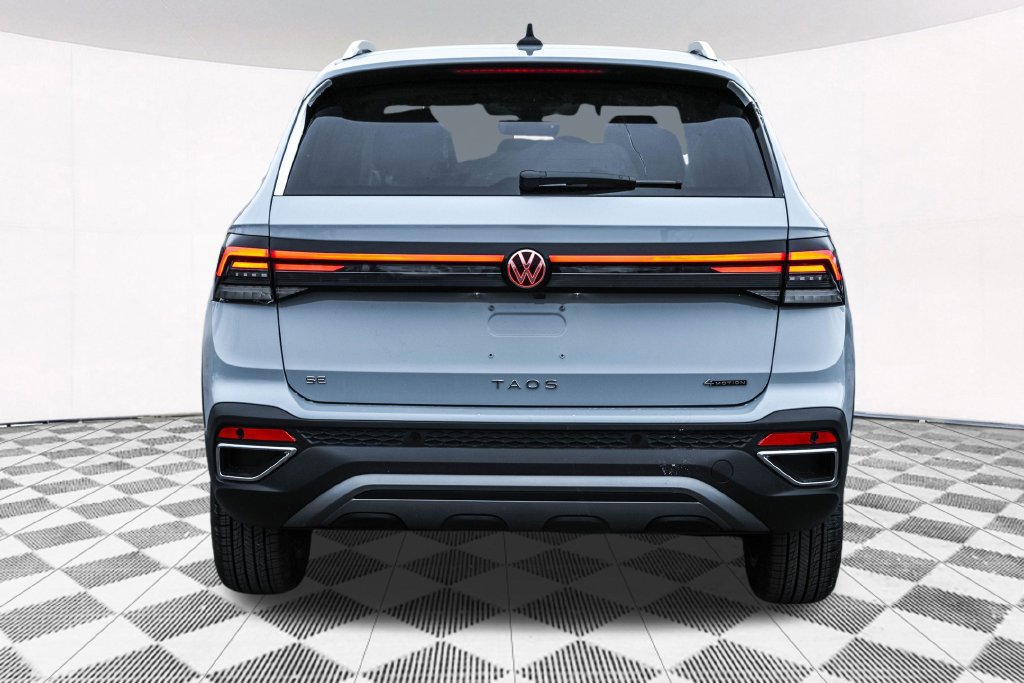 Used 2026 Volkswagen Taos SE AWD/4WD image 12