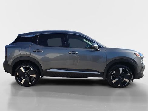 New 2025 Nissan Kicks SR image 7