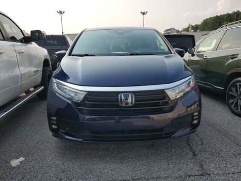 Used 2021 Honda Odyssey Touring image 2
