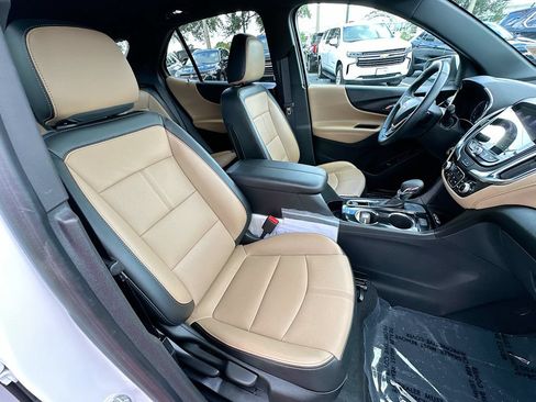 Used 2023 Chevrolet Equinox Premier FWD image 27