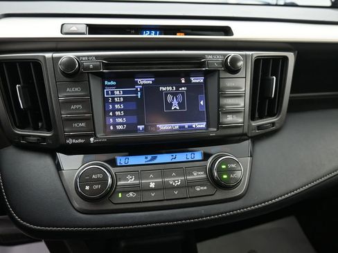 Used 2015 Toyota RAV4 XLE image 19