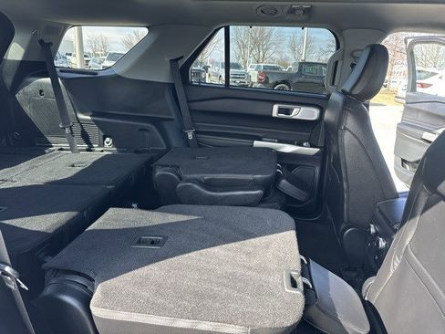 Used 2023 Ford Explorer Limited w/ Limited Technology Package image 34