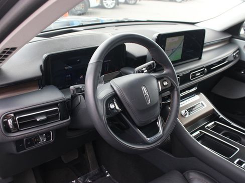 Used 2025 Lincoln Aviator Reserve w/ Equipment Group 201A AWD/4WD image 18