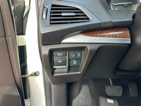 Used 2018 Acura MDX SH-AWD w/ Technology Package image 15