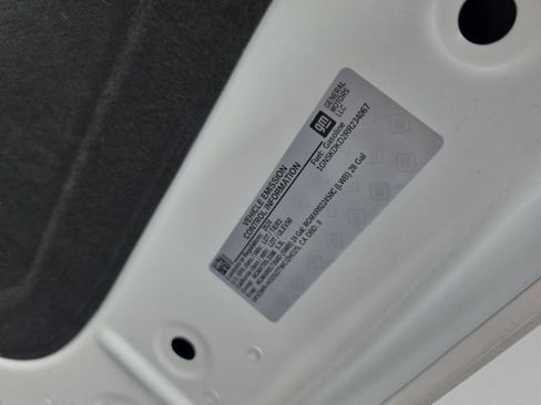 Used 2024 Chevrolet Suburban Z71 image 12