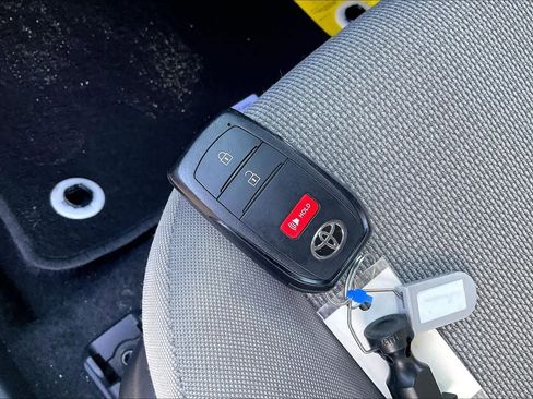 Used 2026 Toyota Prius LE FWD image 11