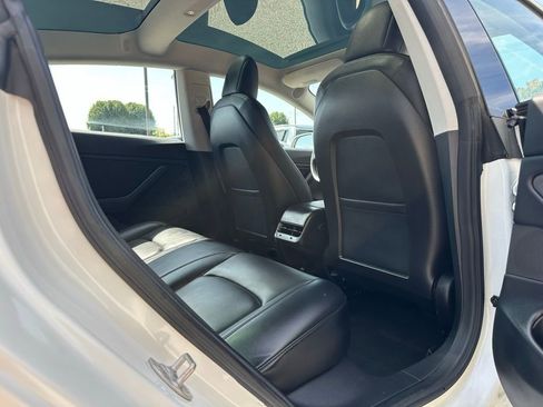 Used 2018 Tesla Model 3 Mid Range image 29