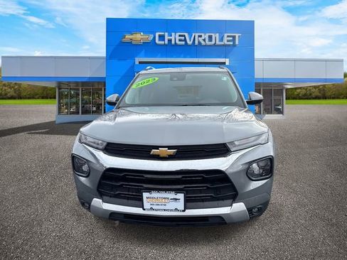 Used 2023 Chevrolet TrailBlazer LT image 2