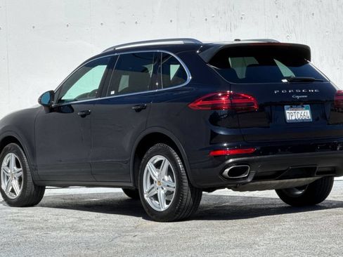 Used 2016 Porsche Cayenne AWD/4WD image 5