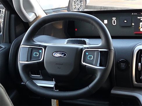 New 2025 Ford Expedition Active image 13