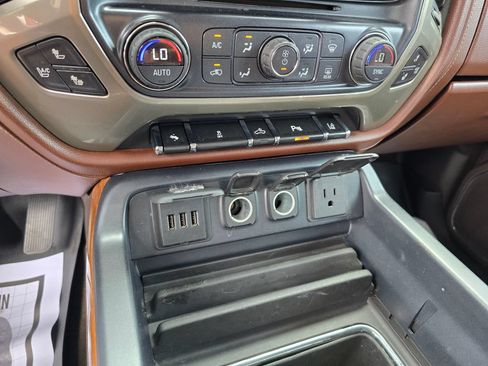 Used 2014 Chevrolet Silverado 1500 High Country w/ High Country Premium Package AWD/4WD image 31