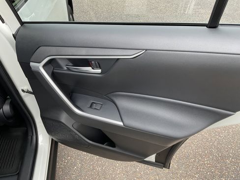 Used 2021 Toyota RAV4 XLE Premium AWD/4WD image 17