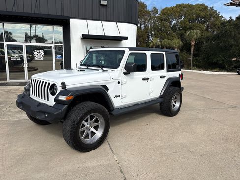 Used 2020 Jeep Wrangler Unlimited Sport image 2