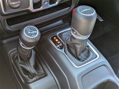 New 2025 Jeep Gladiator Sport image 20