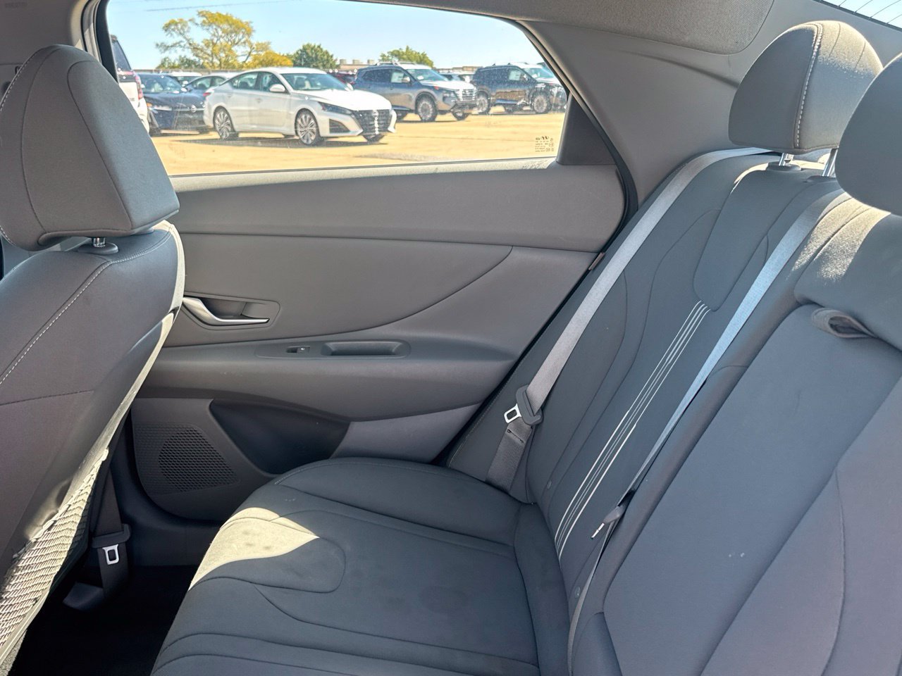 Used 2025 Hyundai Elantra SEL FWD image 38