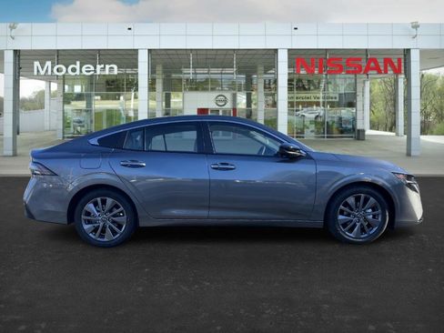 New 2026 Nissan Sentra SL image 6