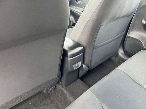 Used 2025 Nissan Versa SV FWD image 25