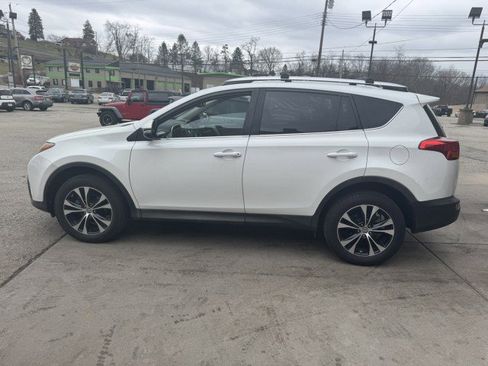 Used 2015 Toyota RAV4 Limited w/ Technology Package image 6