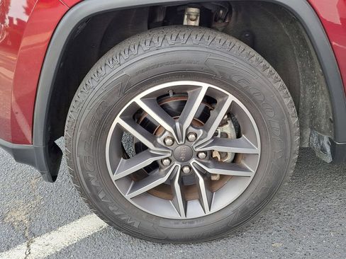 Used 2020 Jeep Grand Cherokee Limited AWD/4WD image 16