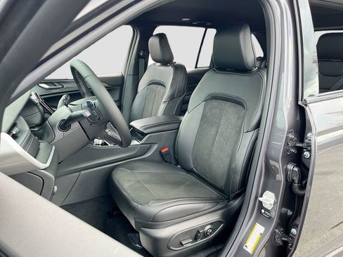 New 2025 Jeep Grand Cherokee Altitude image 20