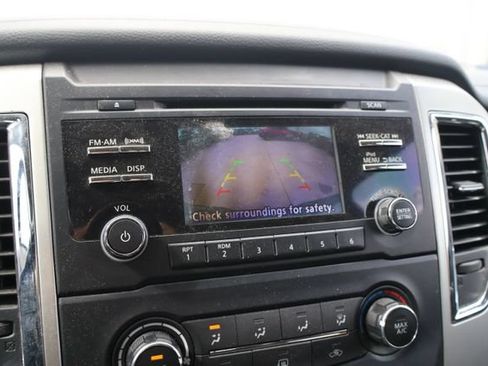Used 2018 Nissan Titan SV AWD/4WD image 14