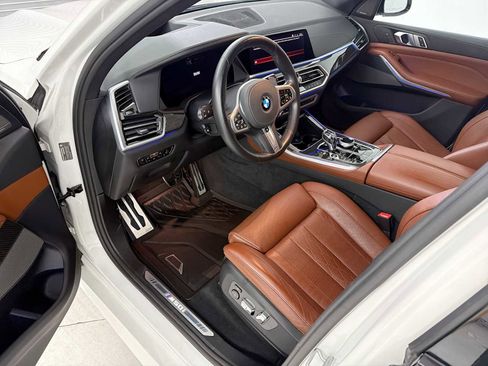 Used 2021 BMW X5 M50i w/ Executive Package image 11