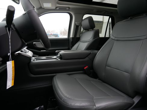 New 2026 Ford Expedition Active AWD/4WD image 6
