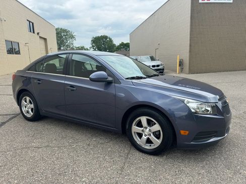 Used 2014 Chevrolet Cruze LT FWD image 12