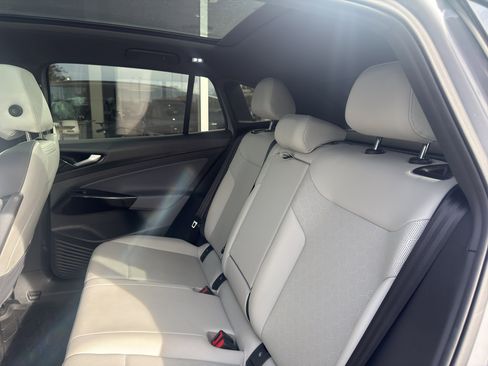 Used 2022 Volkswagen ID.4 Pro S image 14