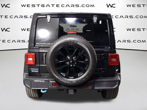 Used 2023 Jeep Wrangler Unlimited Sahara w/ Cold Weather Group AWD/4WD image 4