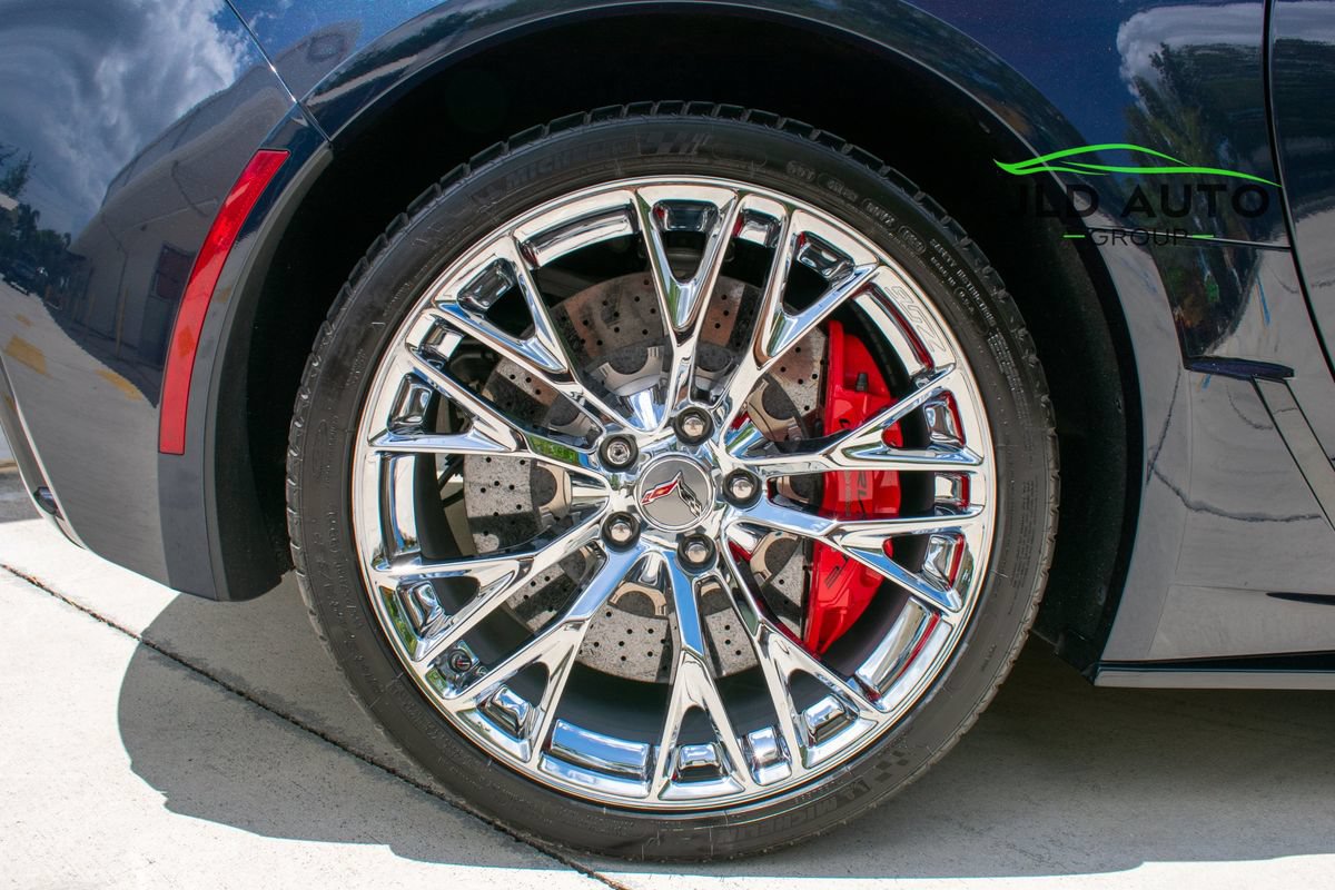 Used 2016 Chevrolet Corvette Z06 w/ Z07 Performance Package RWD image 22