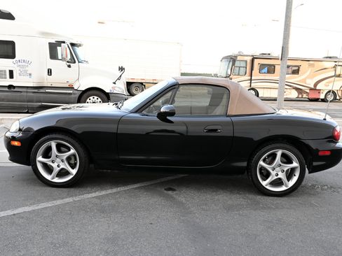 Used 2001 MAZDA MX-5 Miata LS image 4