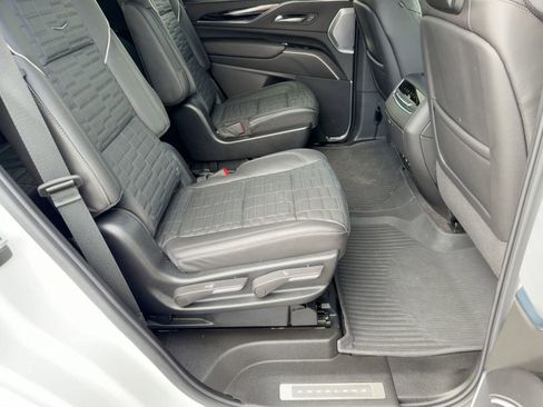 Certified 2024 Cadillac Escalade V w/ Heavy-Duty Trailer Package image 32