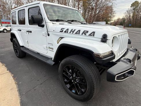 Used 2019 Jeep Wrangler Unlimited Sahara image 7