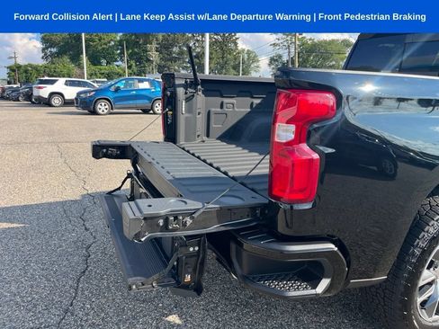 Used 2025 Chevrolet Silverado 1500 RST AWD/4WD image 17