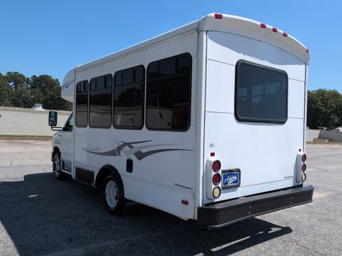 Used 2010 Ford E-350 and Econoline 350 Super Duty RWD image 5