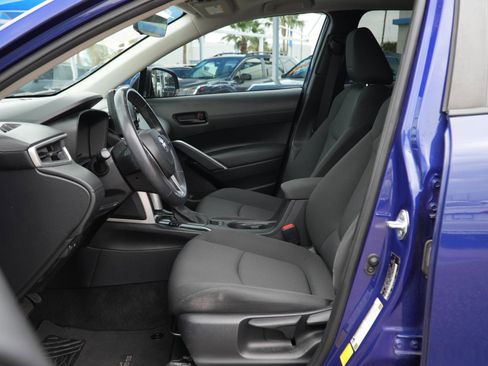 Used 2022 Toyota Corolla Cross LE w/ Moonroof Package FWD image 15