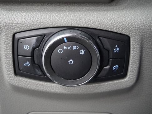 Used 2018 Ford F150 Lariat w/ Equipment Group 502A Luxury AWD/4WD image 15