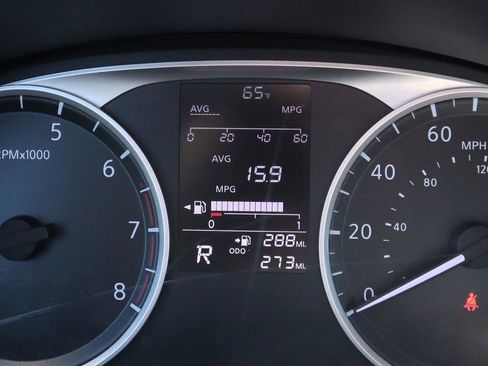 Used 2025 Nissan Versa S w/ Trunk Package image 22