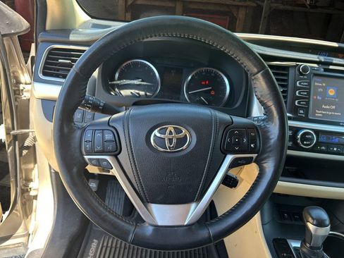 Used 2015 Toyota Highlander Limited Platinum AWD/4WD image 20