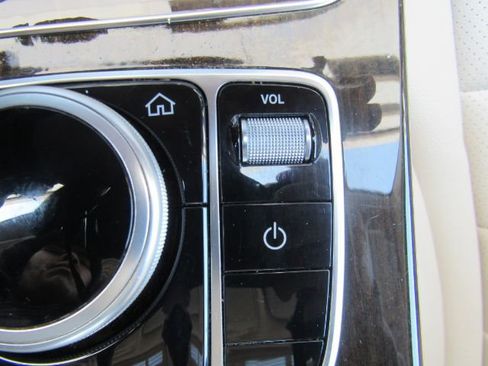 Used 2019 Mercedes-Benz C 300 Sedan image 52