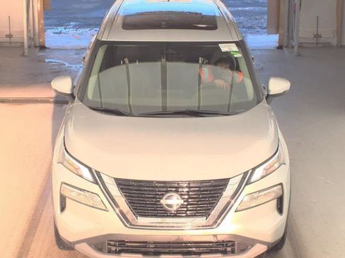 Used 2023 Nissan Rogue SV w/ SV Premium Package image 4