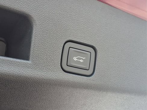 New 2026 Chevrolet Traverse LT w/ Driver Confidence Package FWD image 21