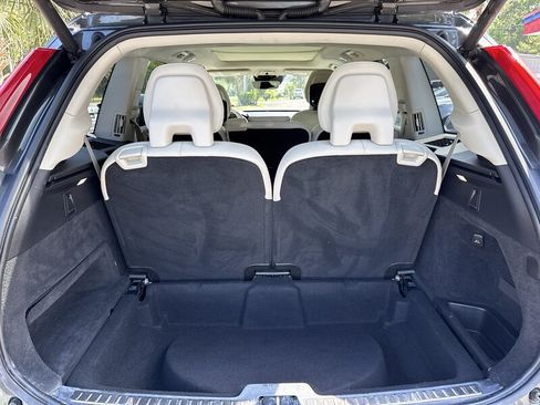 Used 2018 Volvo XC90 T6 Momentum w/ Convenience Package AWD/4WD image 6