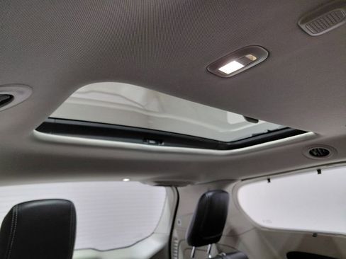 Certified 2019 Chrysler Pacifica Limited image 30