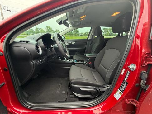 Used 2024 Kia Forte LXS w/ LXS Technology Package FWD image 9