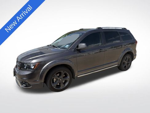 Used 2019 Dodge Journey Crossroad FWD image 1